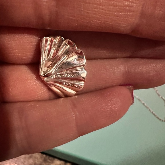 Tiffany shell with necklace - Picture 4 of 5